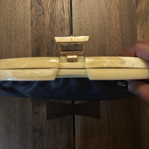 Vintage Ruth Saltz Clutch Handbag Purse Lucite Handle Faux Leather Retro - Picture 4 of 7